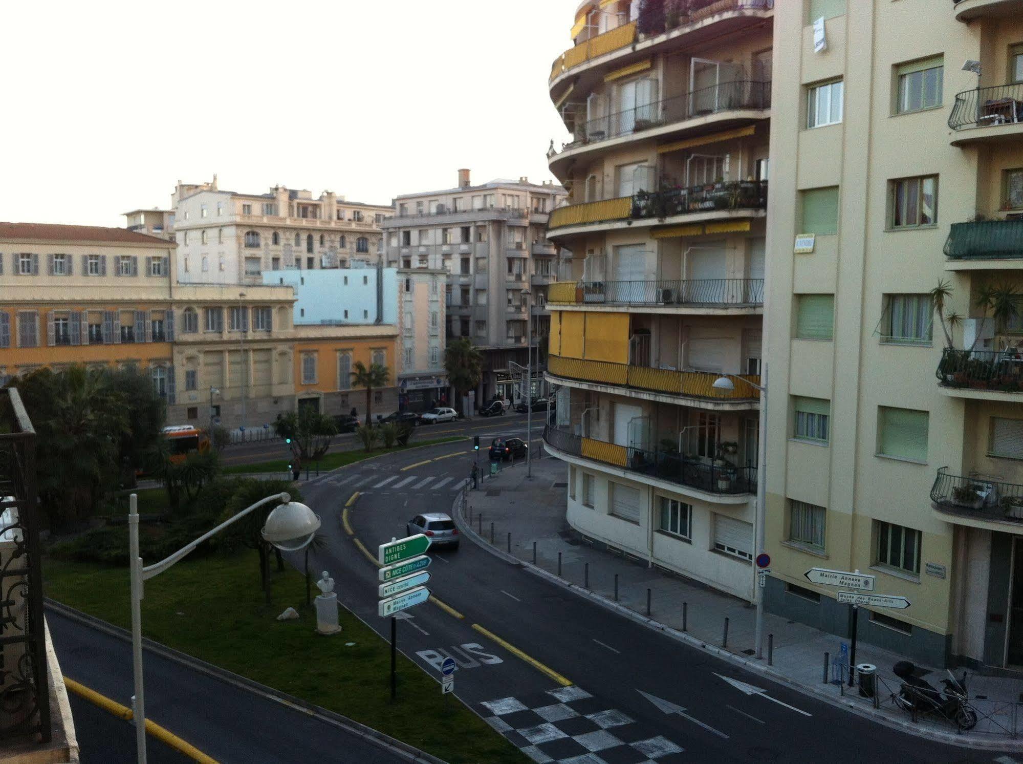 Hotel Carlone Ницца Экстерьер фото